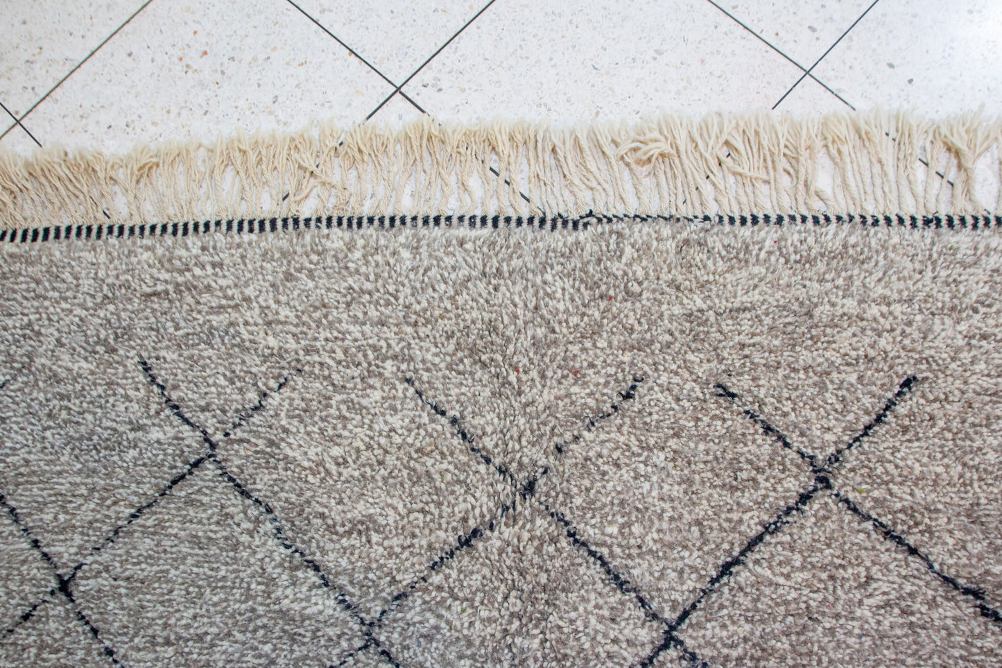 Beni Ourain Runner — Ash Grey with Ink Diamond Lattice