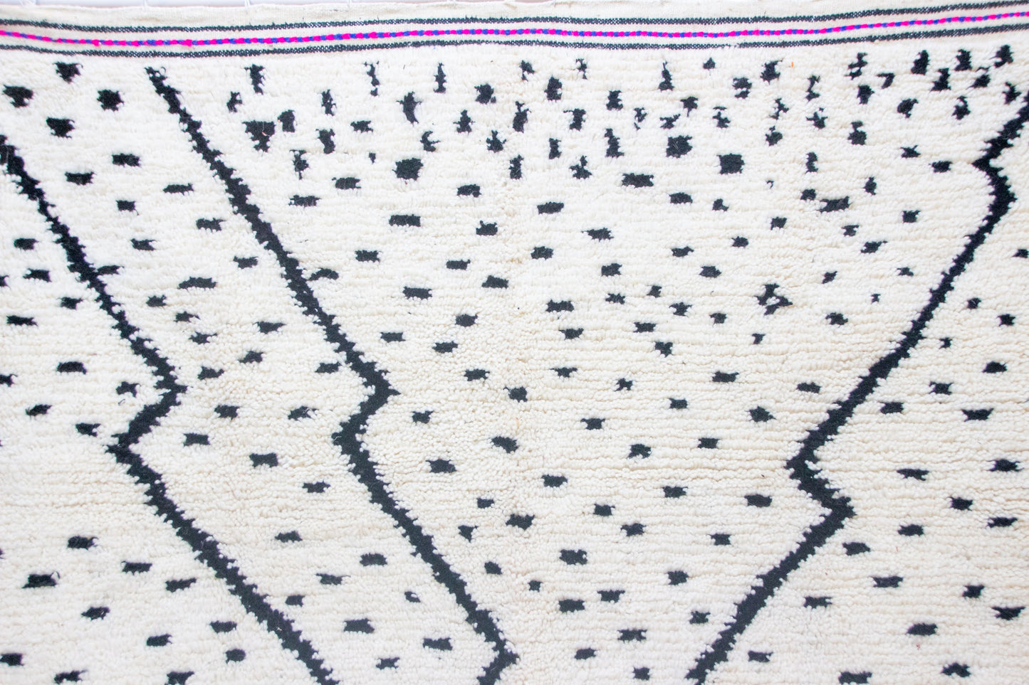 Beni Ourain Ivory Field — Charcoal Linear Motif
