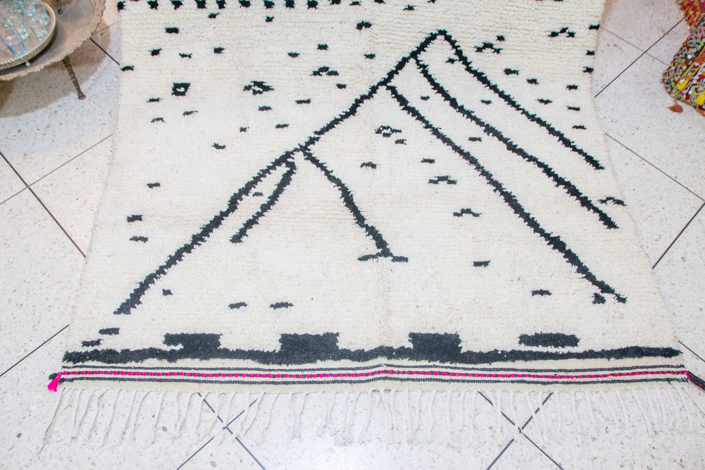Beni Ourain Ivory Field — Charcoal Linear Motif