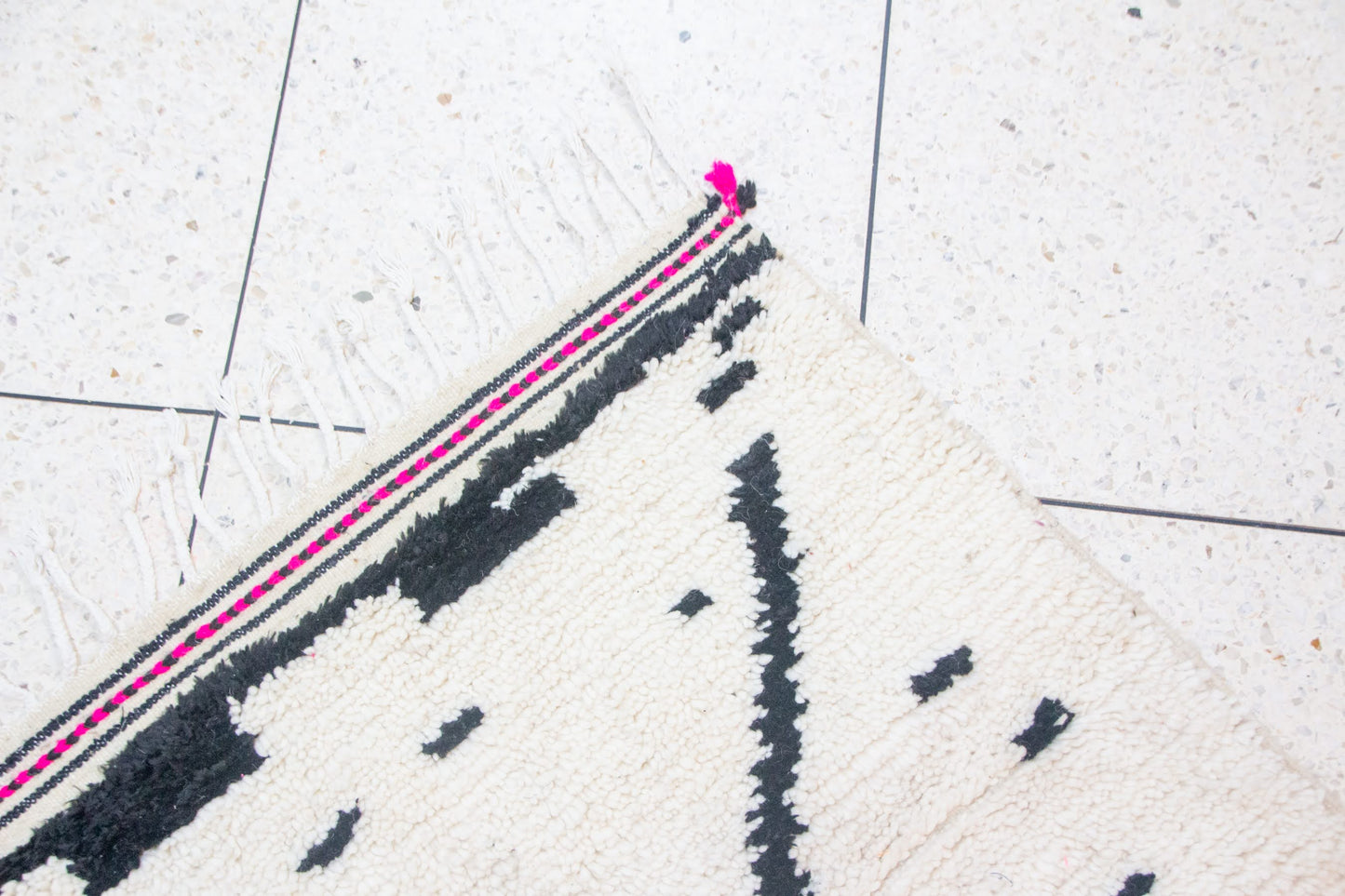 Beni Ourain Ivory Field — Charcoal Linear Motif