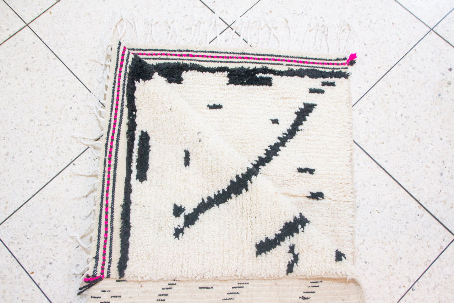 Beni Ourain Ivory Field — Charcoal Linear Motif