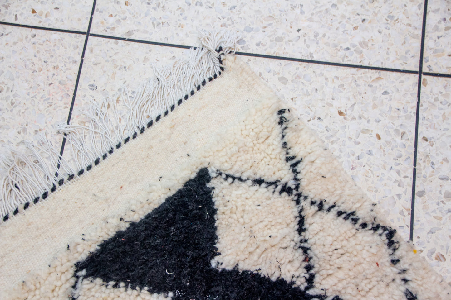 Beni Ourain Runner — Ivory Field with Charcoal Spine