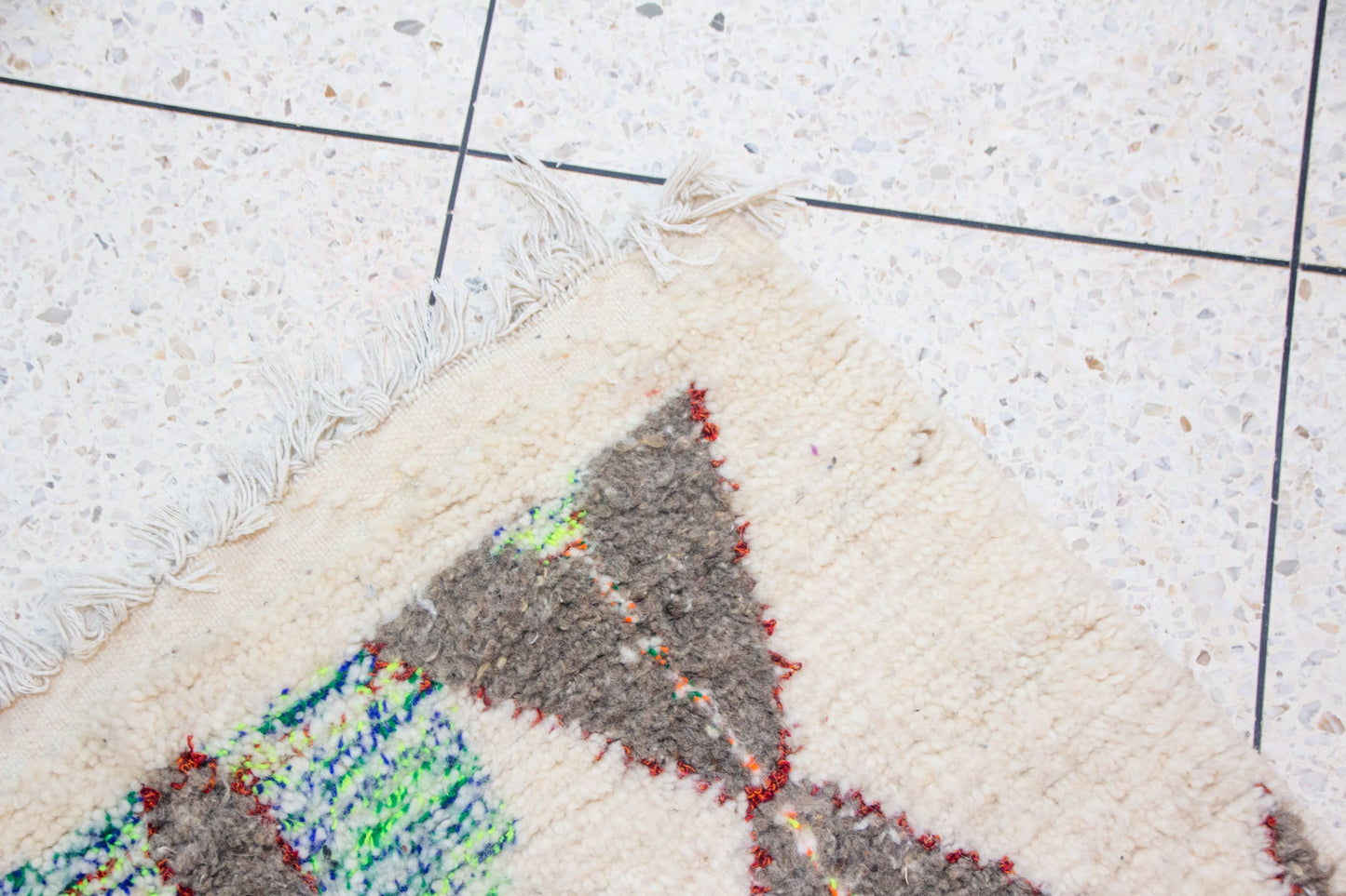 Azilal Runner — Ivory Field with Neon Hourglass Motifs