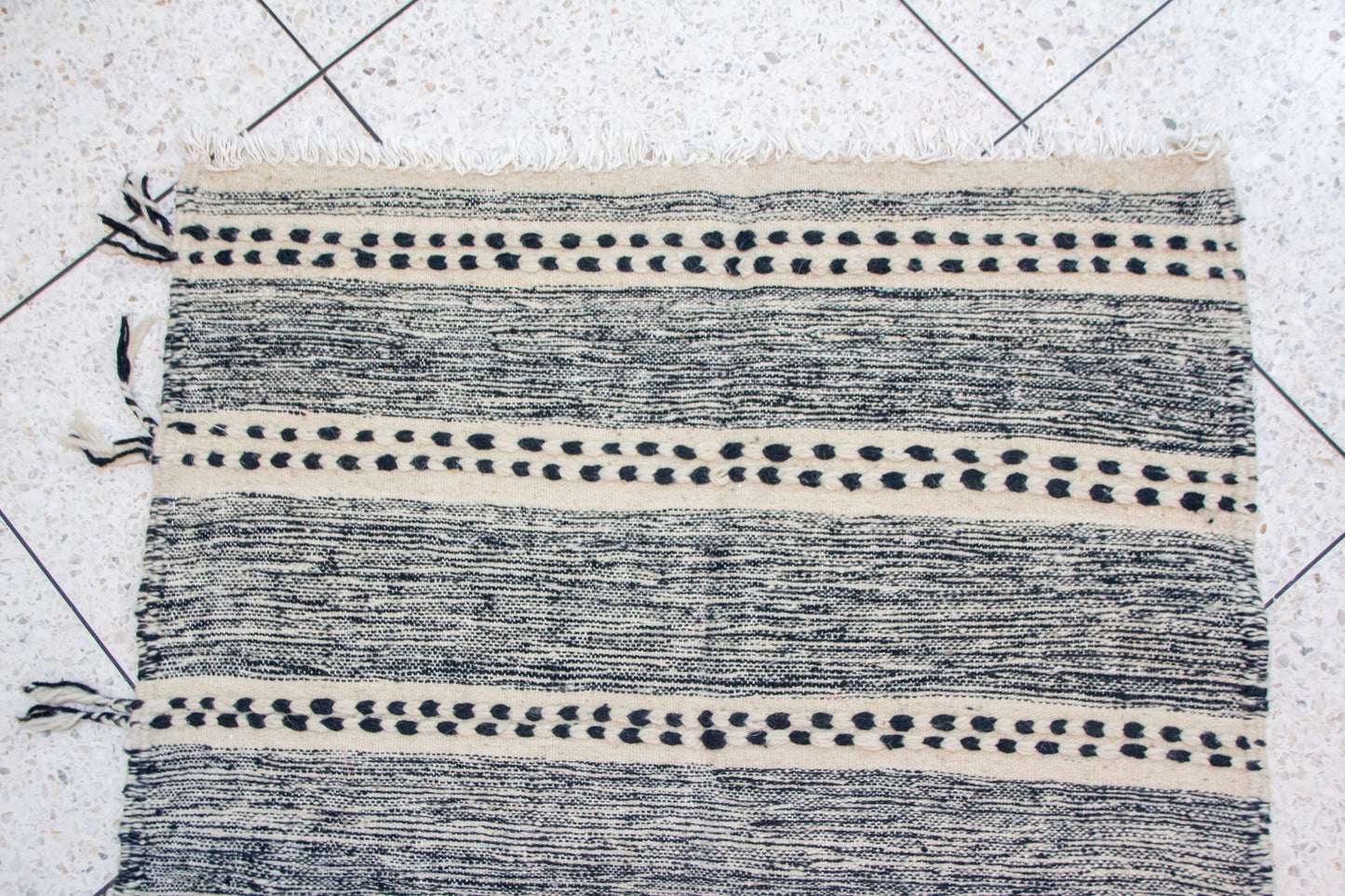 Zanafi Boujaad Kilim — Ivory & Ink Banding with Tufted Dots