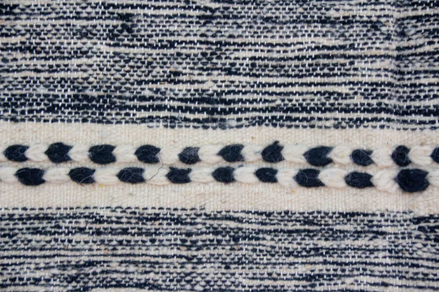 Zanafi Boujaad Kilim — Ivory & Ink Banding with Tufted Dots