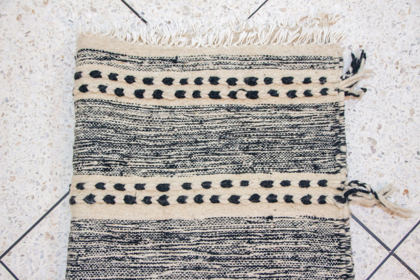 Zanafi Boujaad Kilim — Ivory & Ink Banding with Tufted Dots