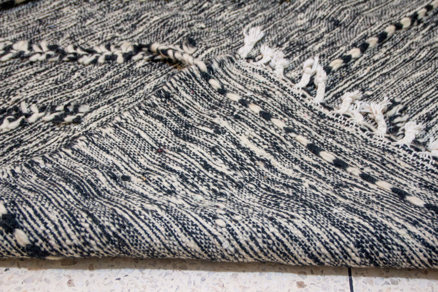 Zanafi Boujaad Runner — Star Motifs in Braided Relief