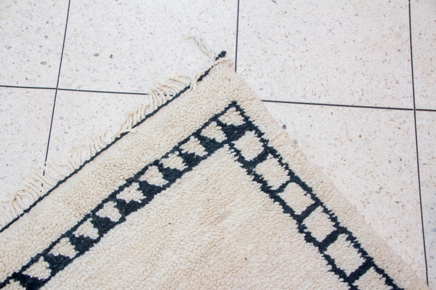 Beni Ourain Checker Pyramid — Ivory Wool with Geometric Border