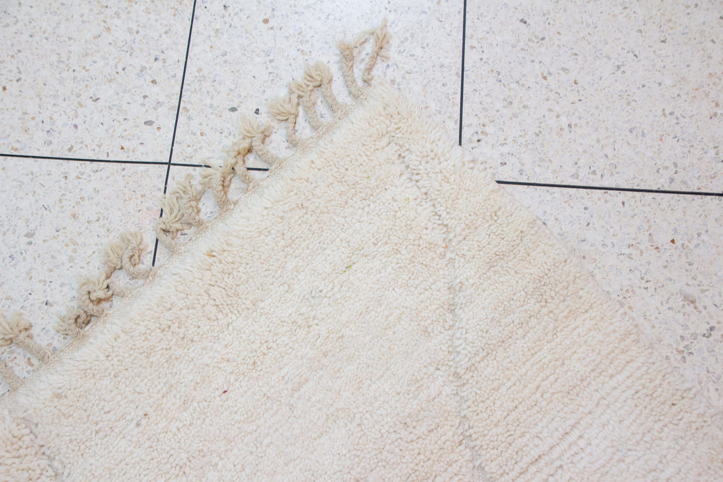 Beni Ourain Rug — Ivory “Ghost-Line” Geometry
