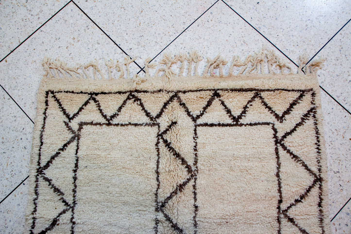 Beni Ourain Geometric Gate — Ivory Wool with Framed Diamond Border