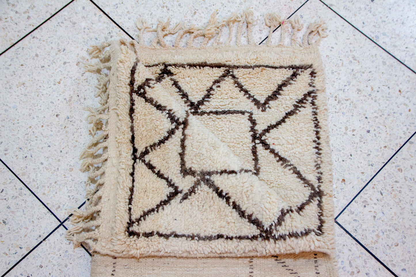 Beni Ourain Geometric Gate — Ivory Wool with Framed Diamond Border