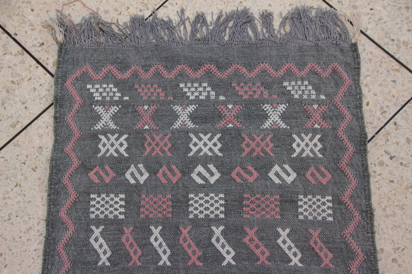 Silent Glyphs – Boujaad Runner