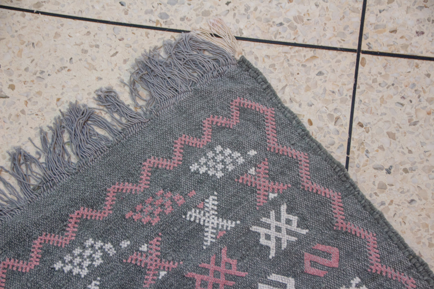 Silent Glyphs – Boujaad Runner