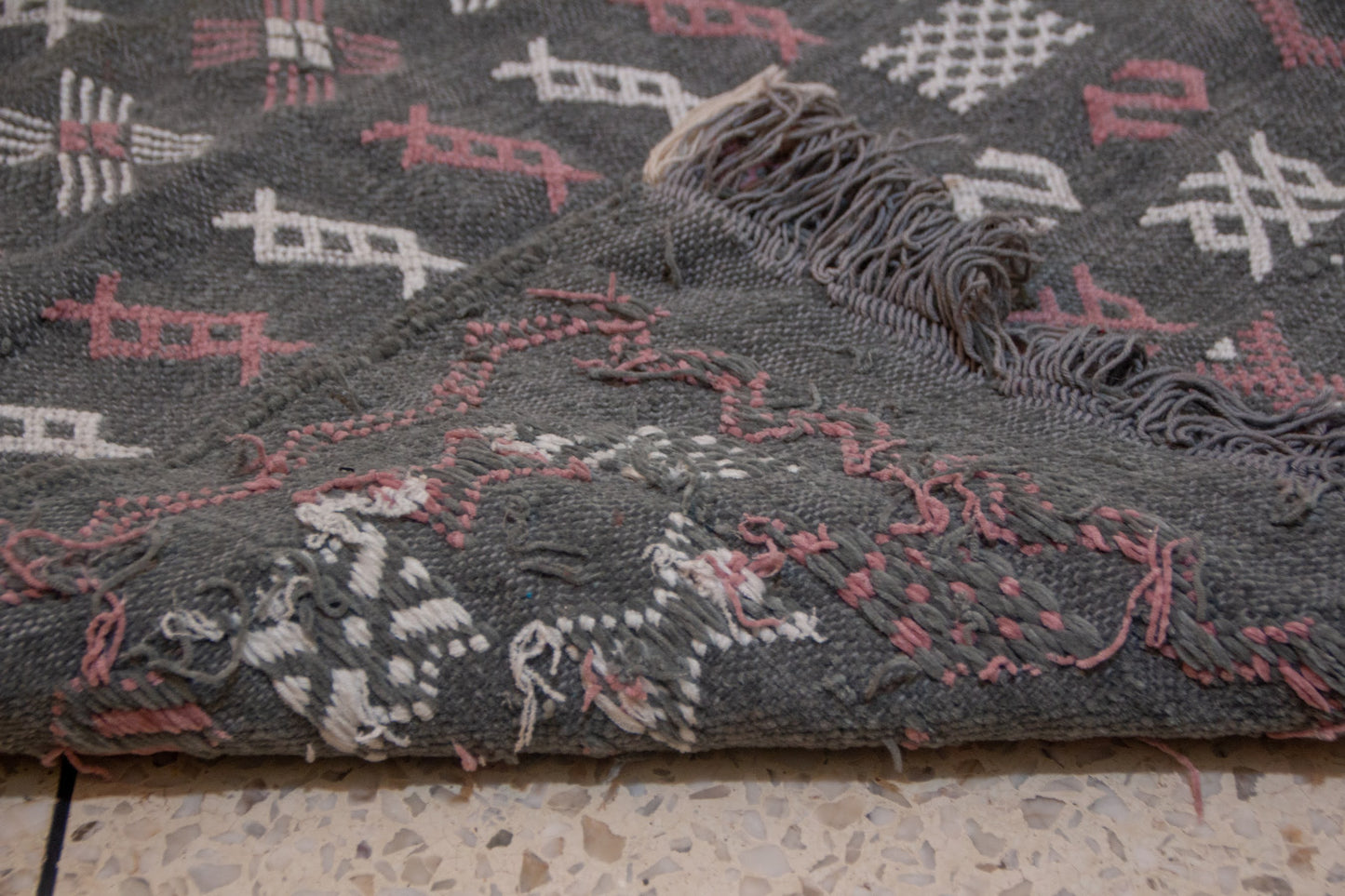 Silent Glyphs – Boujaad Runner