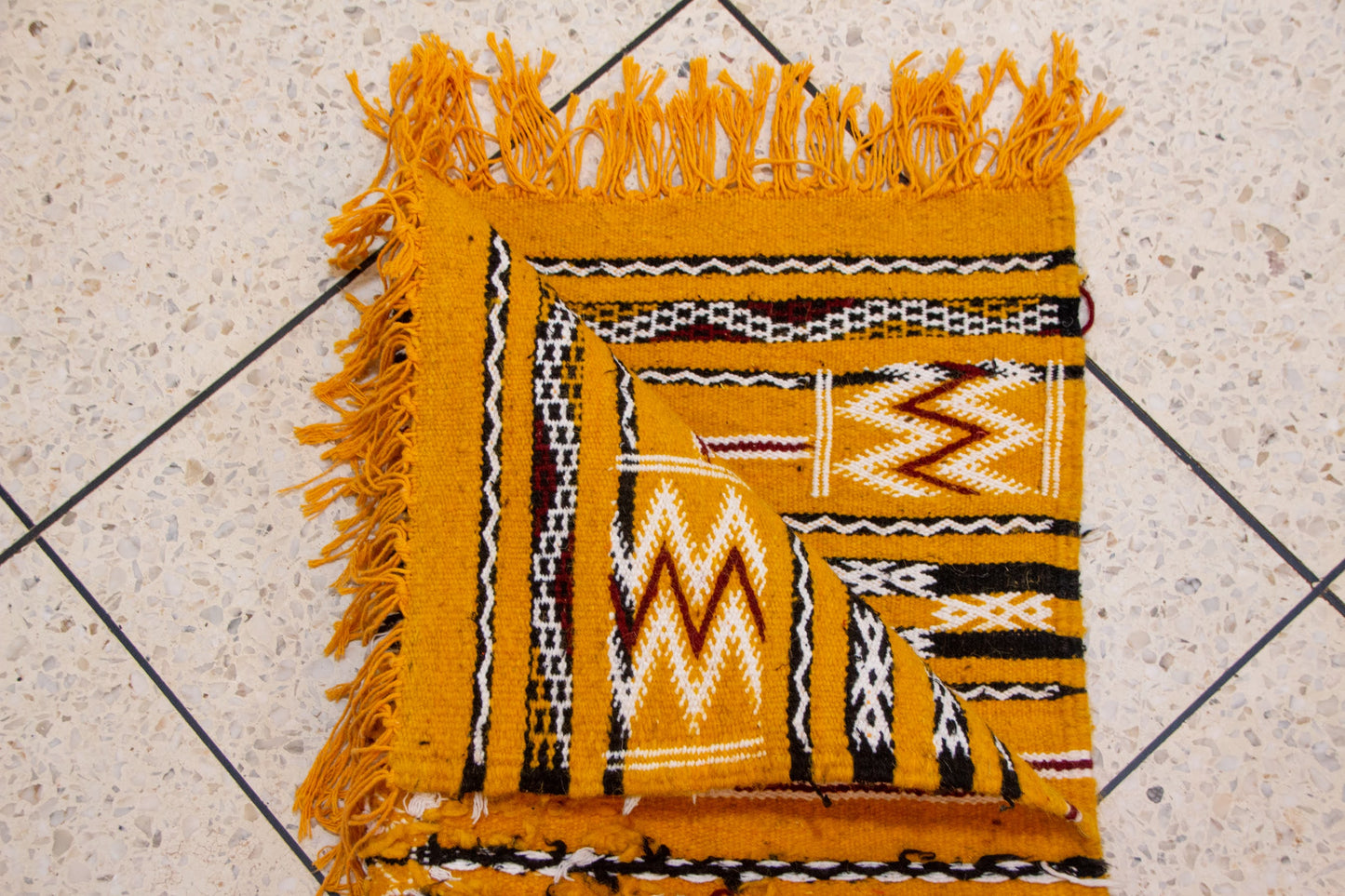 Zemmour Runner – Sunlit Geometry in Handwoven Wool