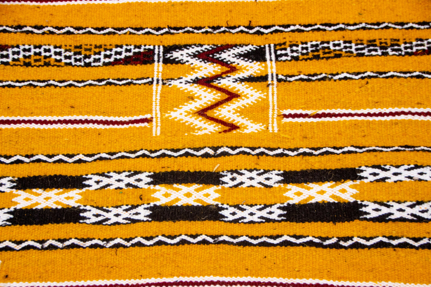 Zemmour Runner – Sunlit Geometry in Handwoven Wool