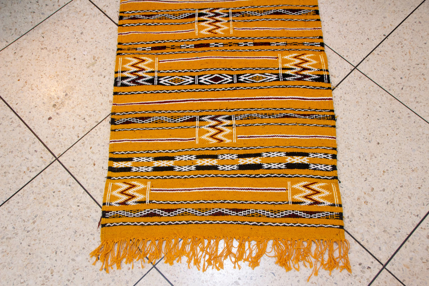 Zemmour Runner – Sunlit Geometry in Handwoven Wool