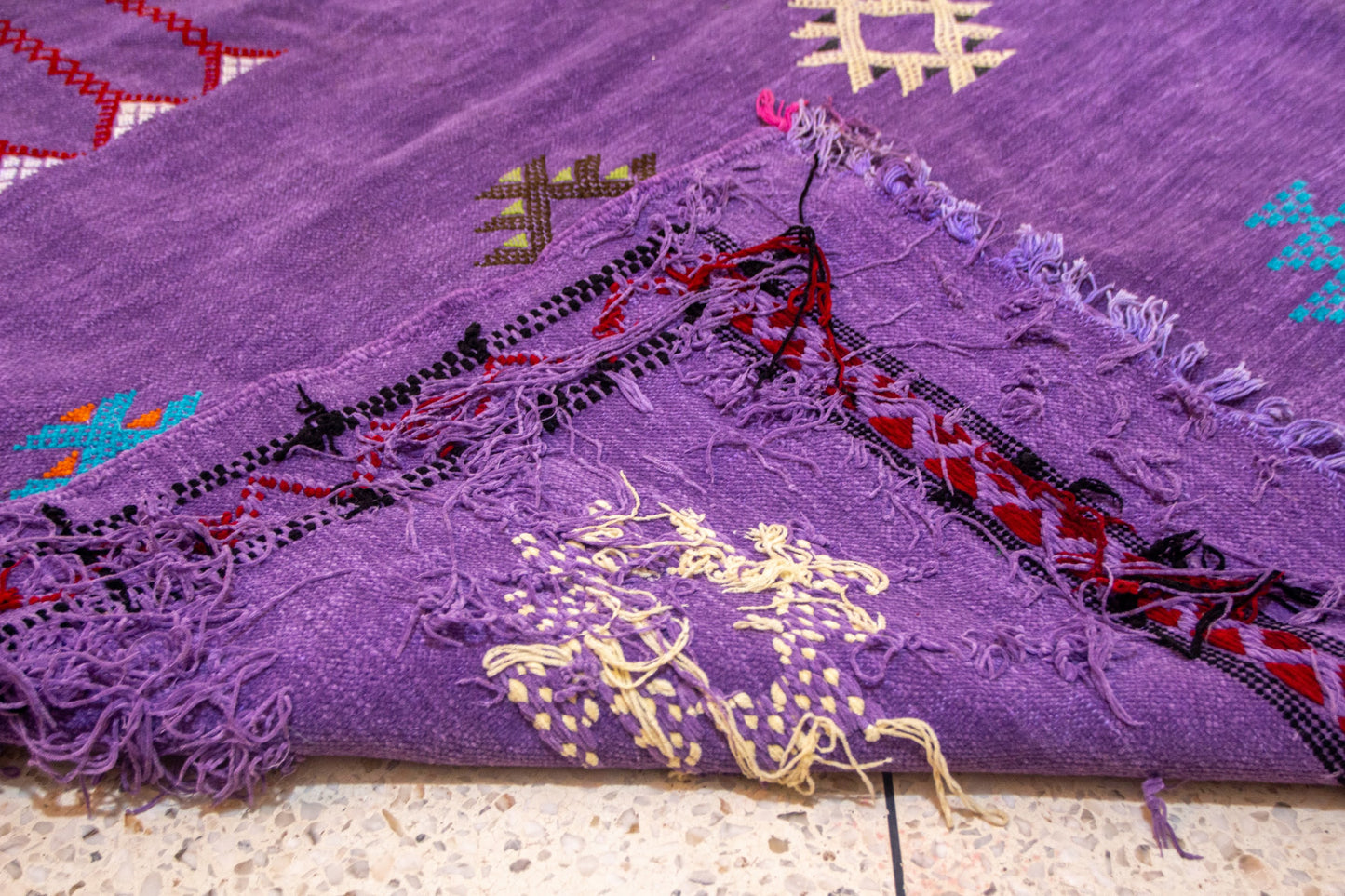Boujaad – Amethyst Field with Ancestral Glyphs