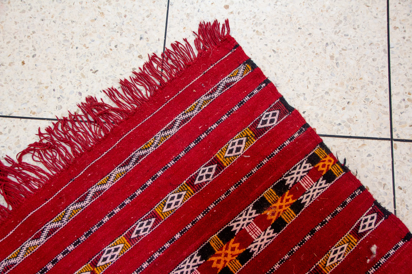 Zemmour Runner – Ember Geometry in Tribal Wool