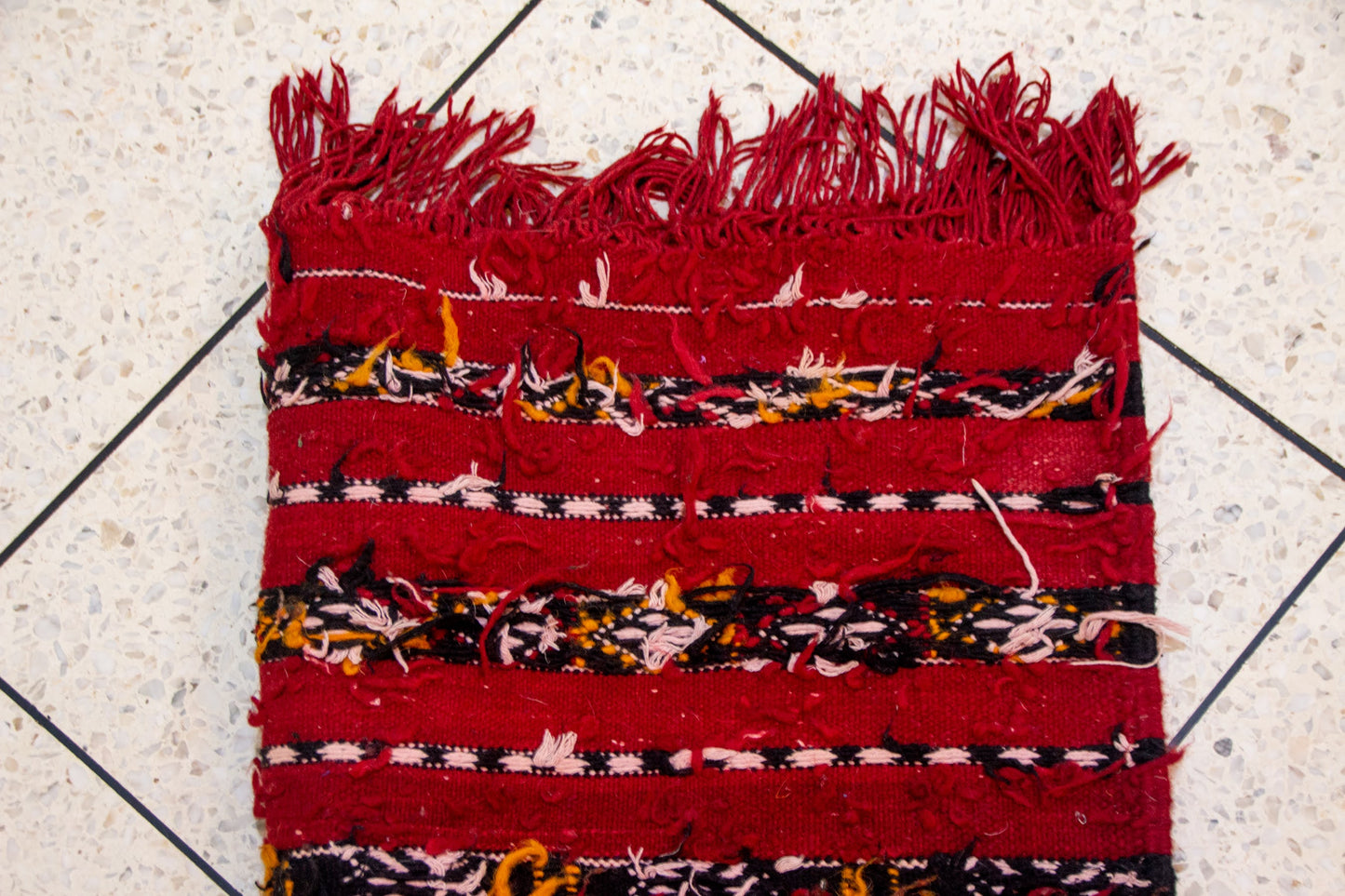 Zemmour Runner – Ember Geometry in Tribal Wool