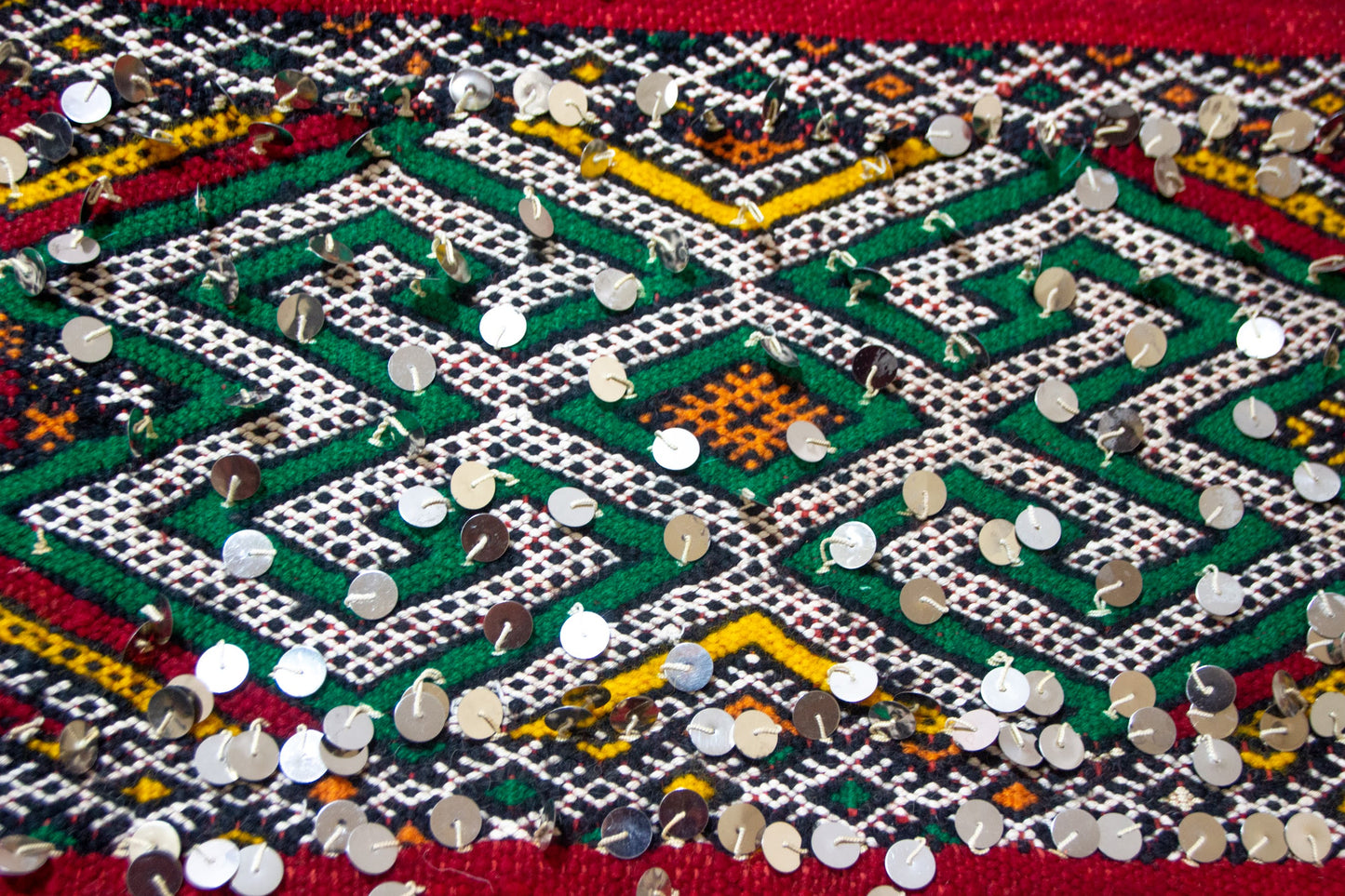 Ait Zayane Henbel Kilim — Labyrinth Bands & Crossed Medallions