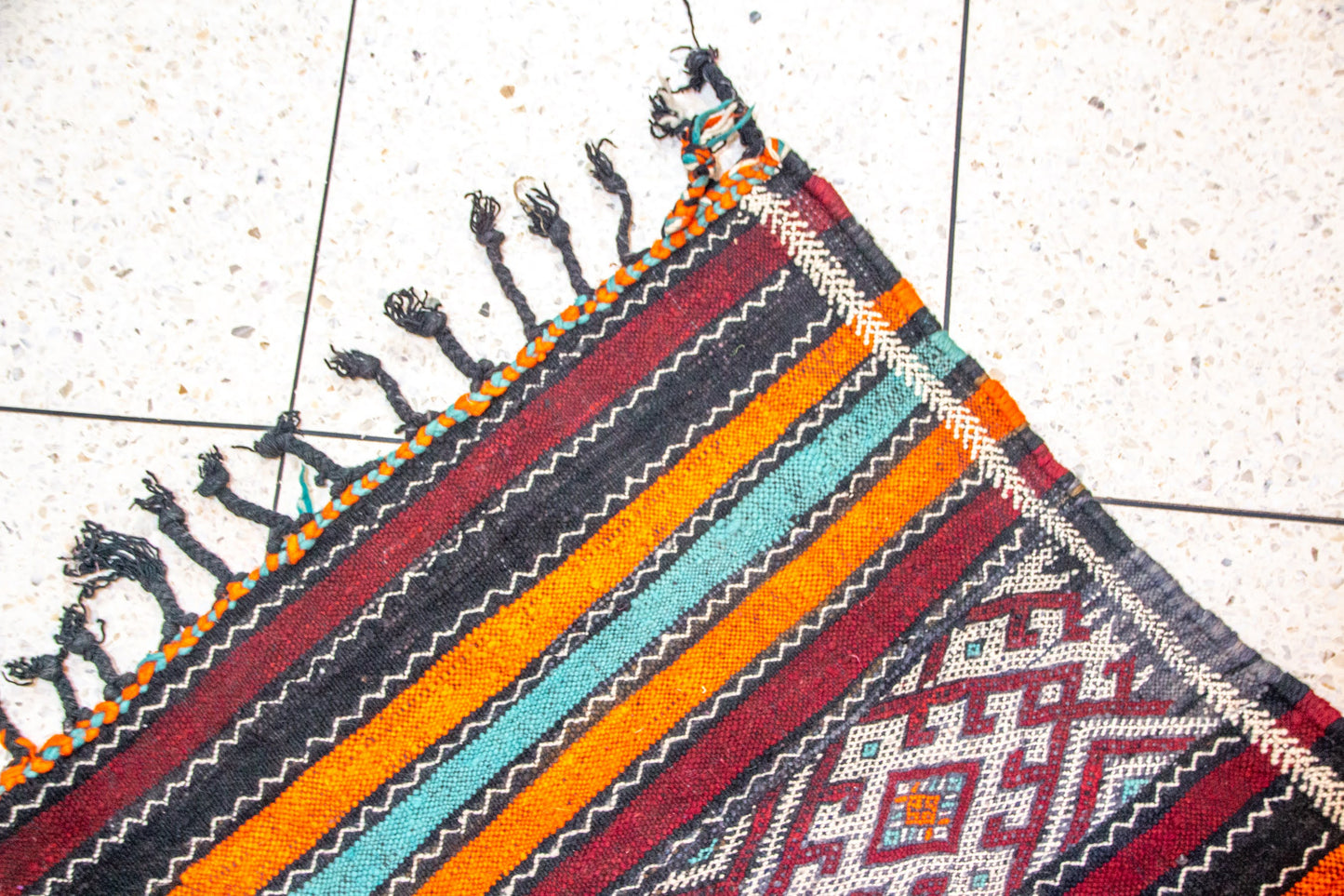 Beni Mguild Henbel Kilim — Crossed Lozenge Bands