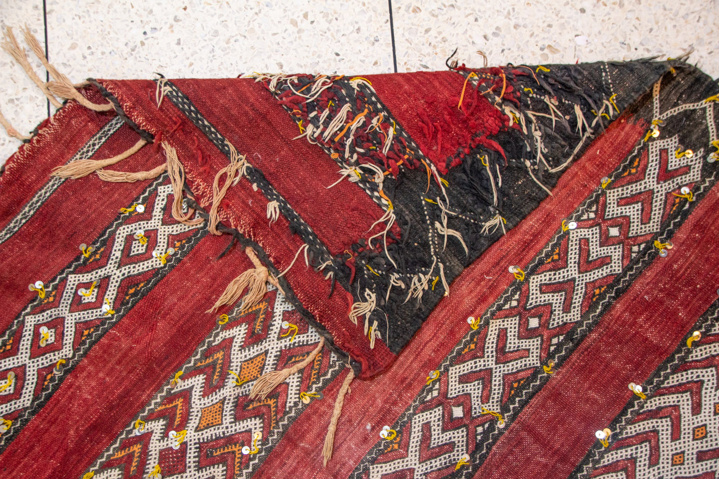 Crimson Atlas – Zayane Vintage Masterpiece in Ancestral Geometry