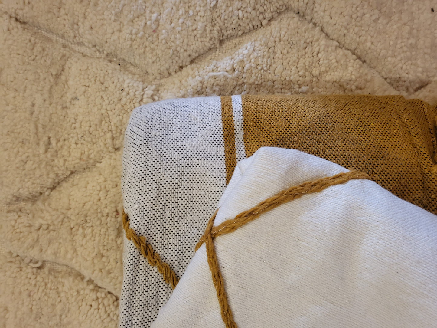 Safi Loom Set — Saffron Lattice on Ivory