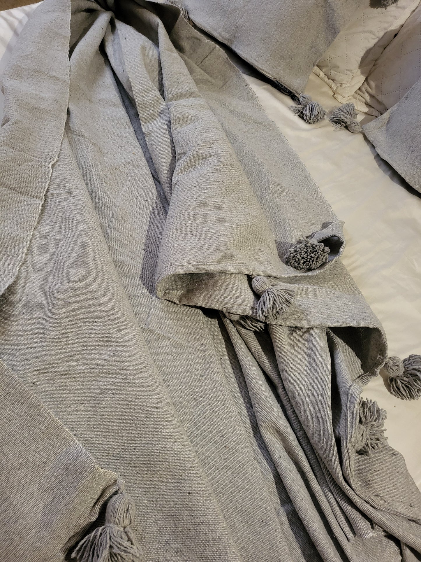 Safi Loom Set — Fog Grey with Charcoal Tassels
