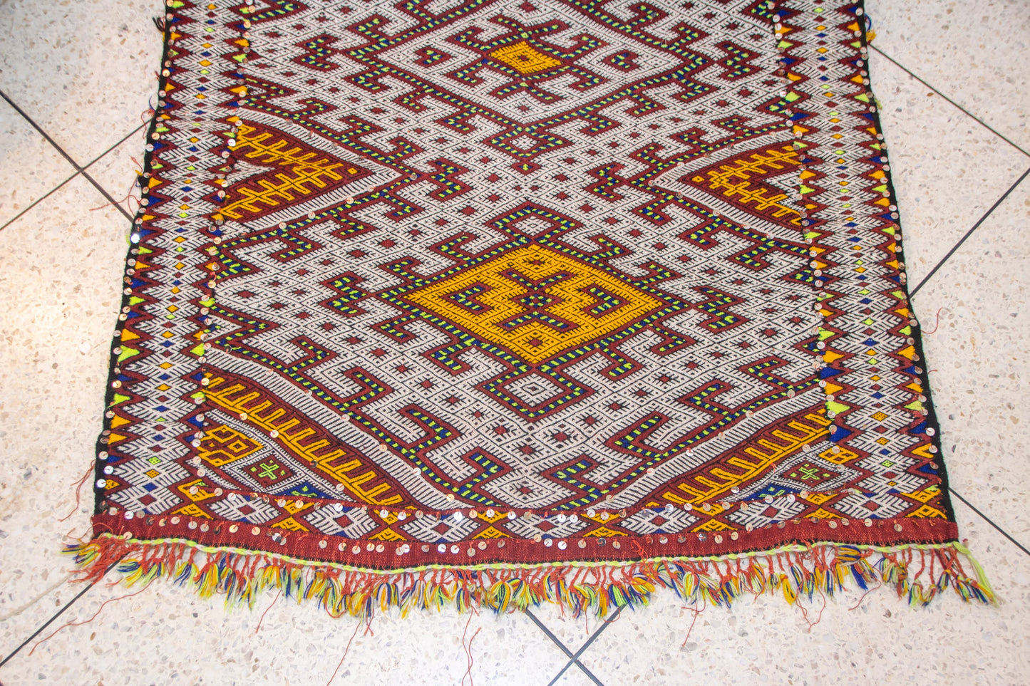 Solar Atlas – Zayane Vintage Masterpiece in Radiant Lattice