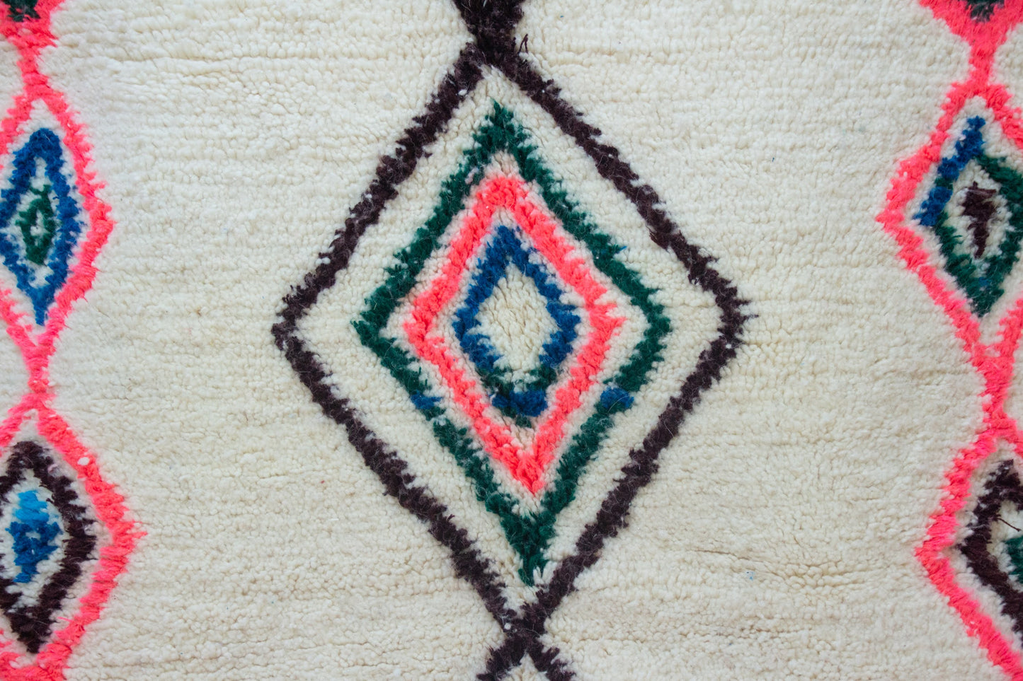 Azilal Pile Rug — Ivory Field with Lozenge Axis & Branch-Glyph Borders