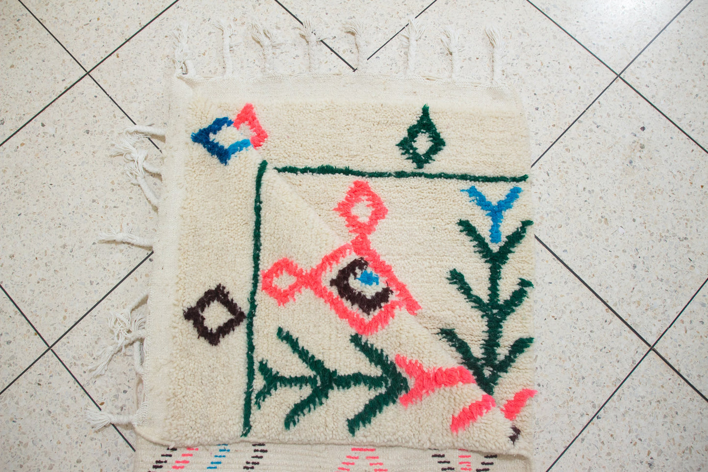 Azilal Pile Rug — Ivory Field with Lozenge Axis & Branch-Glyph Borders