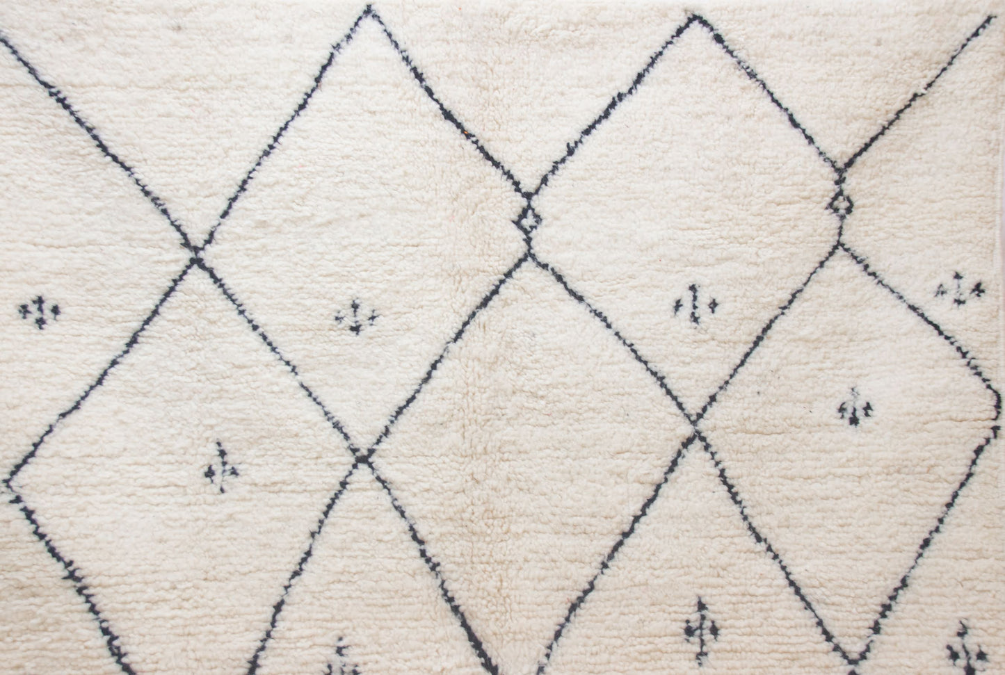 Beni Ourain Pile Rug — Ivory Field with Charcoal Lattice & Star Tufts