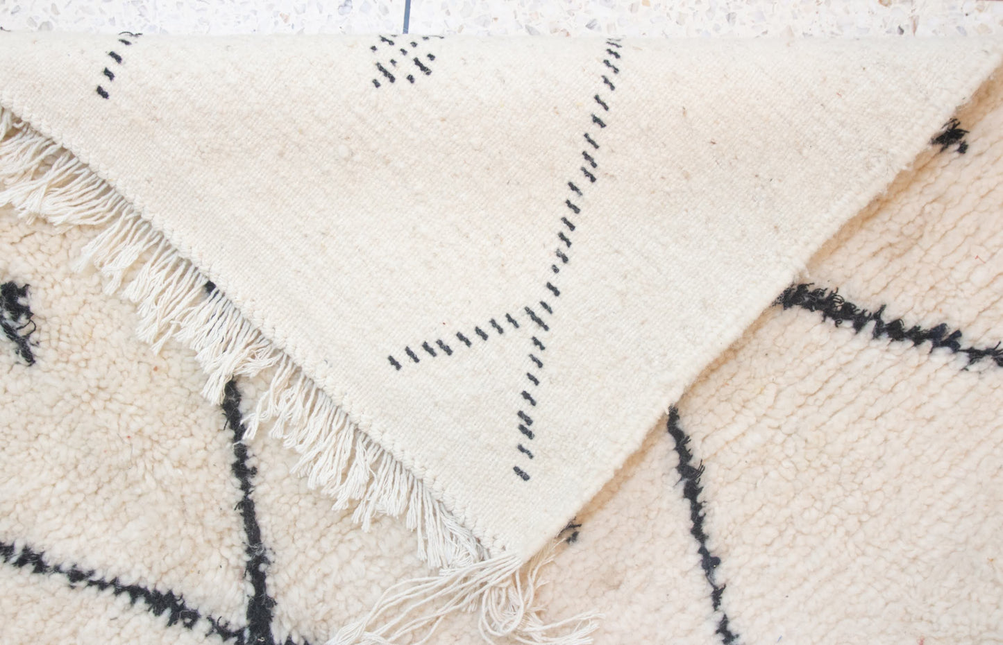 Beni Ourain Pile Rug — Ivory Field with Charcoal Lattice & Star Tufts
