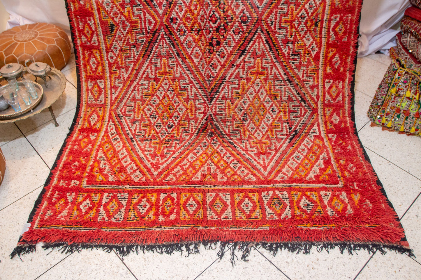 Aït Zayane Crimson Lattice — Nested Diamond Medallions with Guard Borders