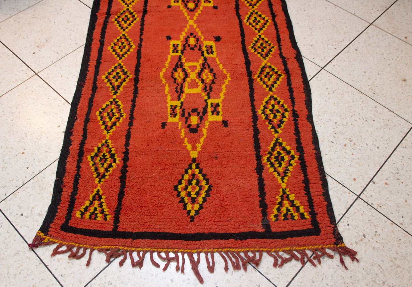 Boujaad Saffron Spine Runner — Coral Field with Diamond Guard Chains