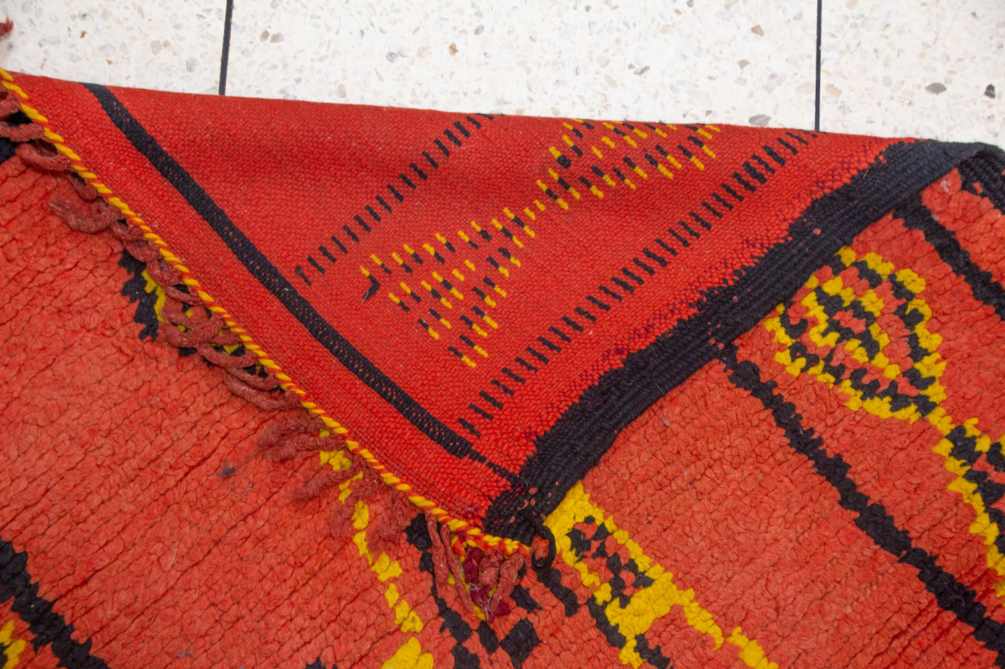 Boujaad Saffron Spine Runner — Coral Field with Diamond Guard Chains