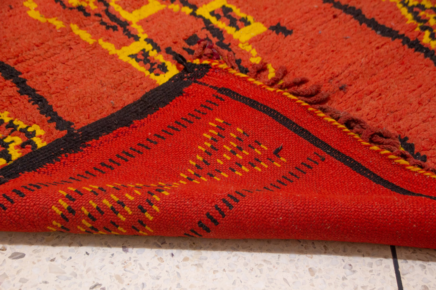 Boujaad Saffron Spine Runner — Coral Field with Diamond Guard Chains