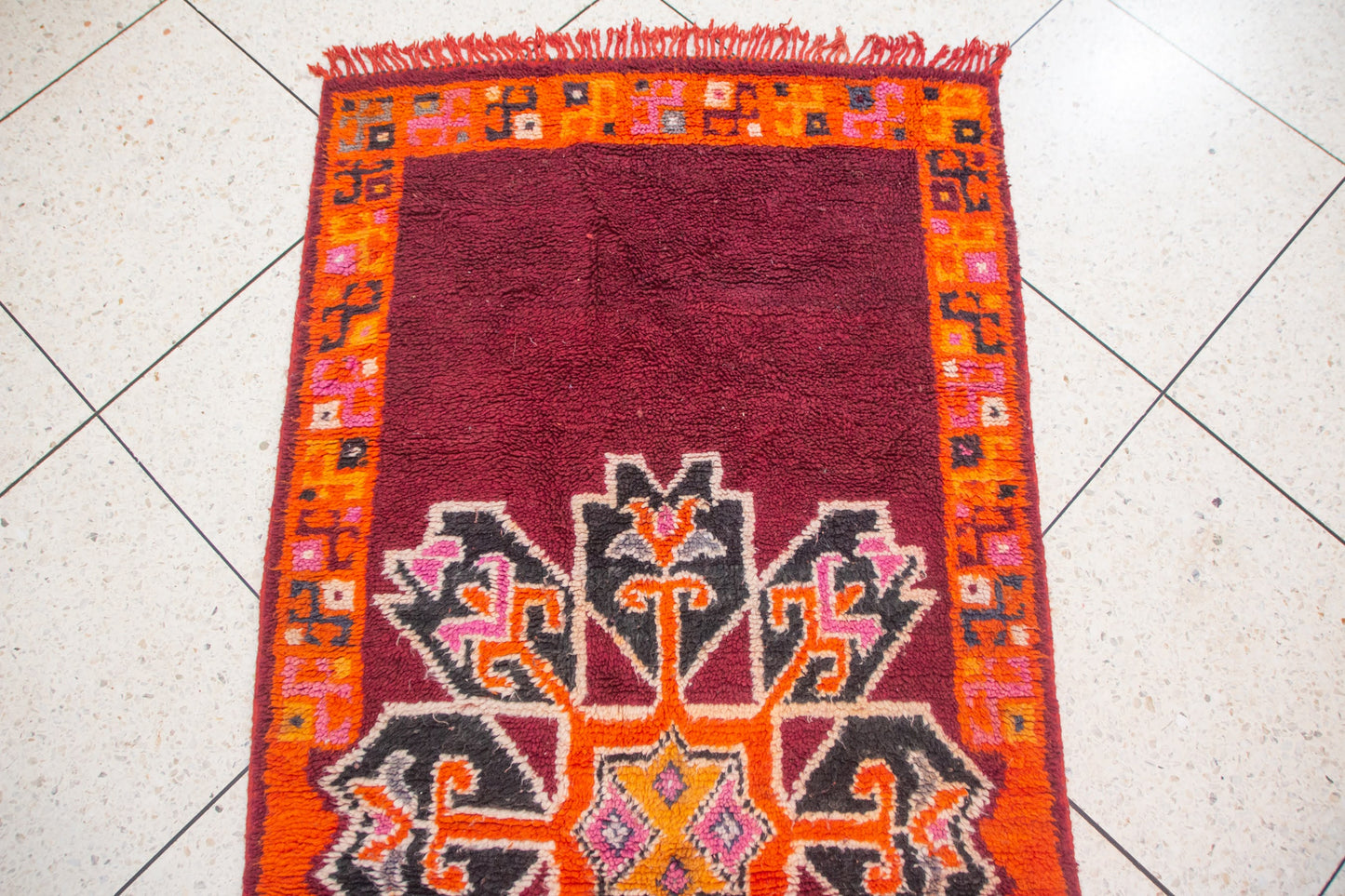 Aït Zayane (Kubba) Star-Rosette — Burgundy Field with Orange Guard Border