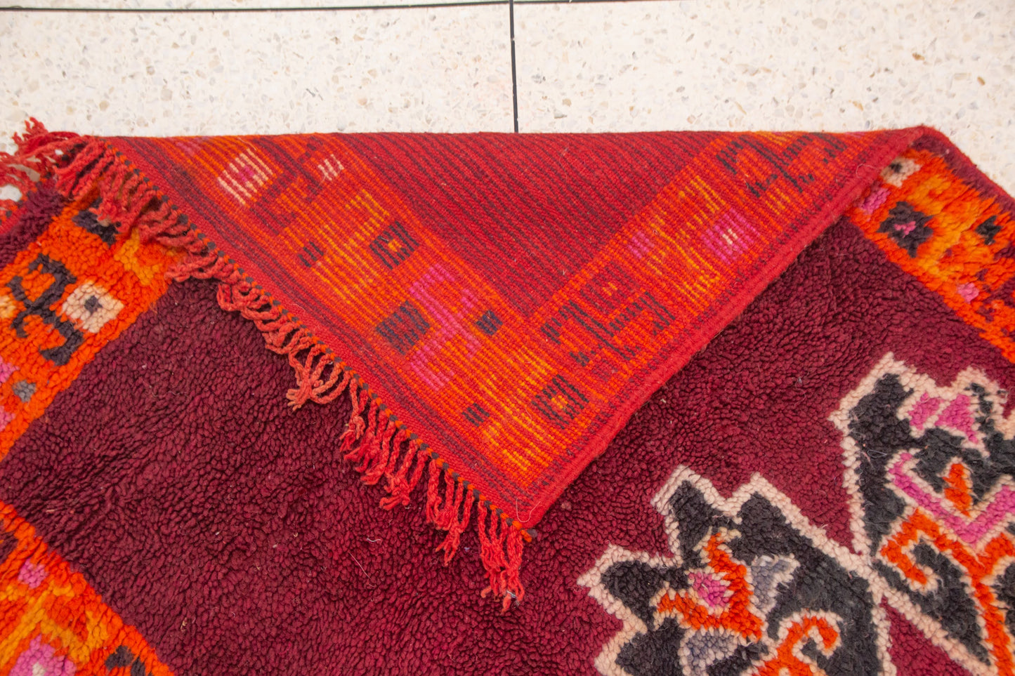 Aït Zayane (Kubba) Star-Rosette — Burgundy Field with Orange Guard Border