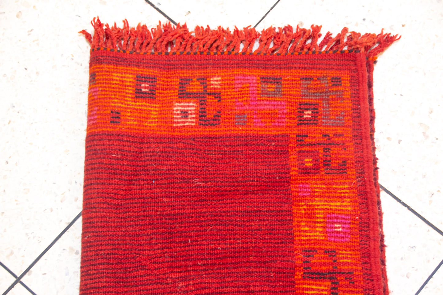 Aït Zayane (Kubba) Star-Rosette — Burgundy Field with Orange Guard Border