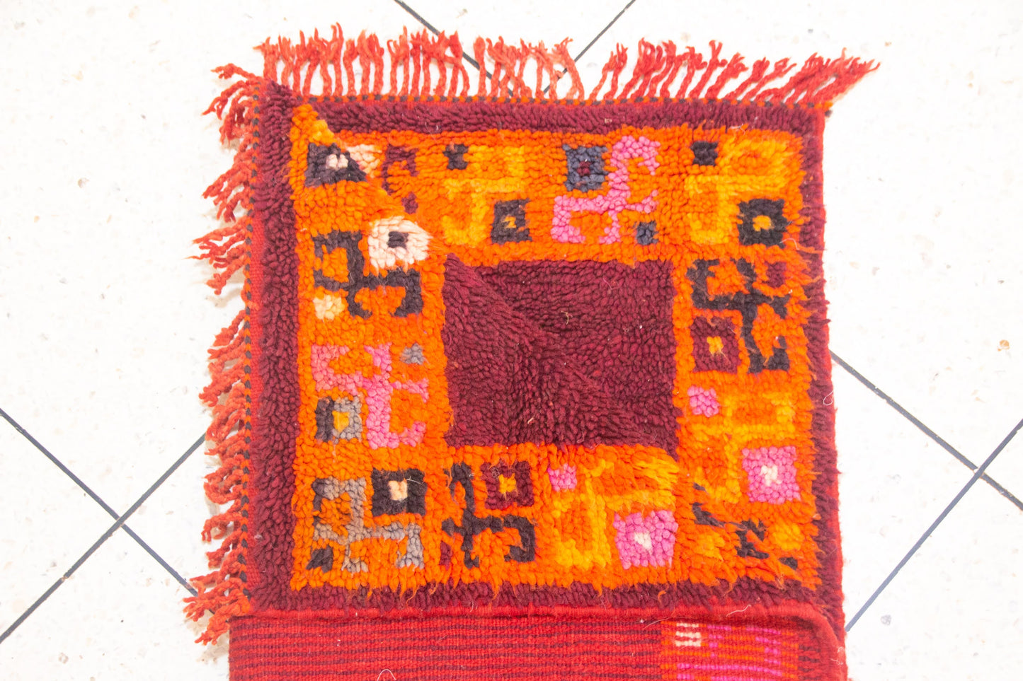 Aït Zayane (Kubba) Star-Rosette — Burgundy Field with Orange Guard Border