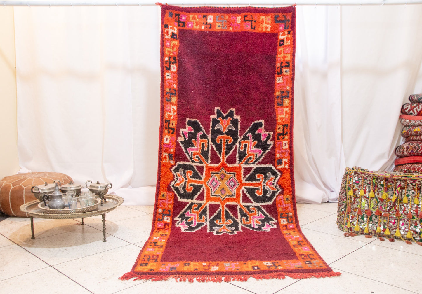 Aït Zayane (Kubba) Star-Rosette — Burgundy Field with Orange Guard Border