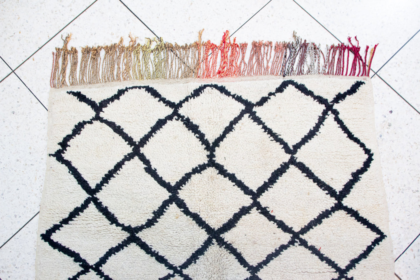 Beni Ourain Diamond Cascade — Ivory Wool Runner with Multicolor Fringe