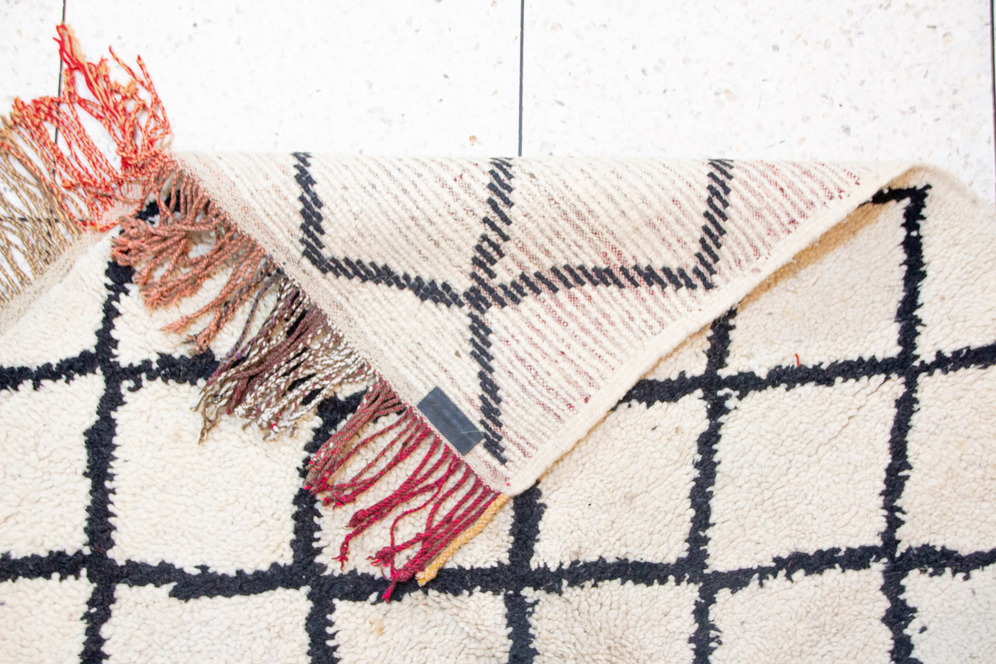 Beni Ourain Diamond Cascade — Ivory Wool Runner with Multicolor Fringe