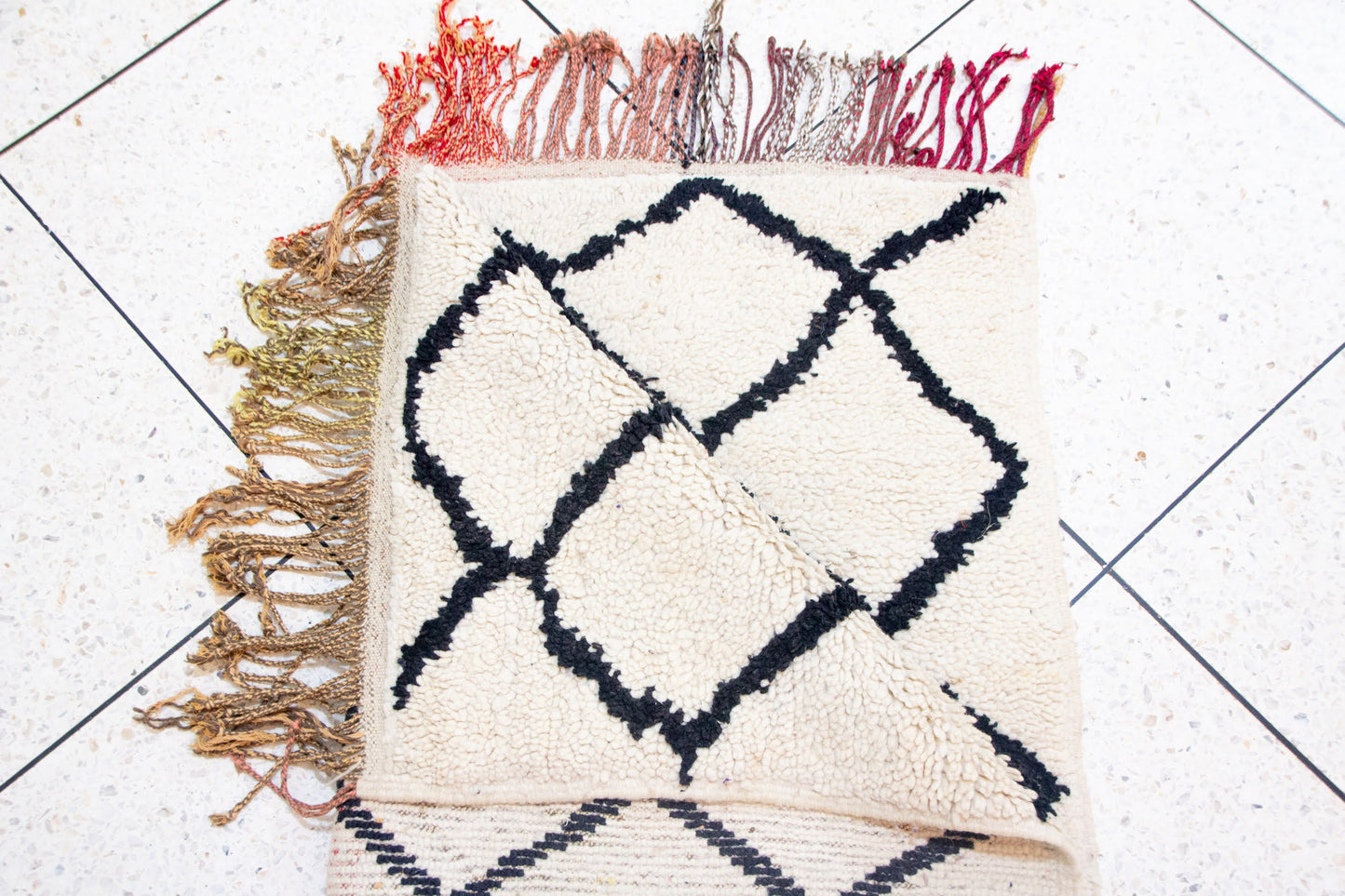 Beni Ourain Diamond Cascade — Ivory Wool Runner with Multicolor Fringe