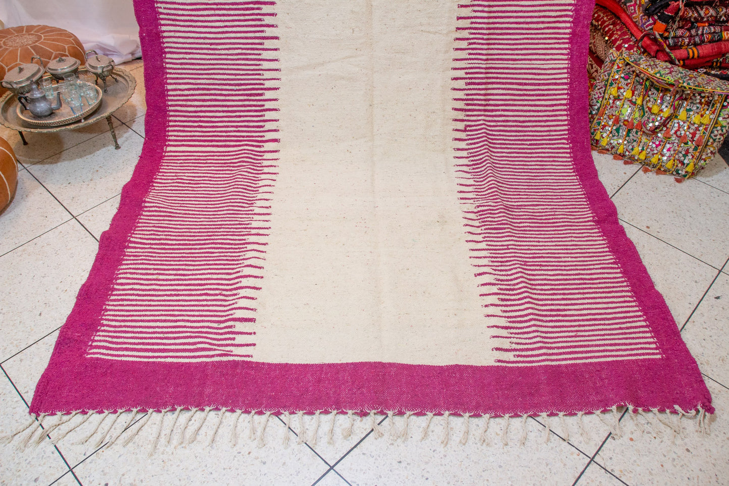Zanafi–Boujaad Flatweave — Ivory Field with Fuchsia Ladder Borders