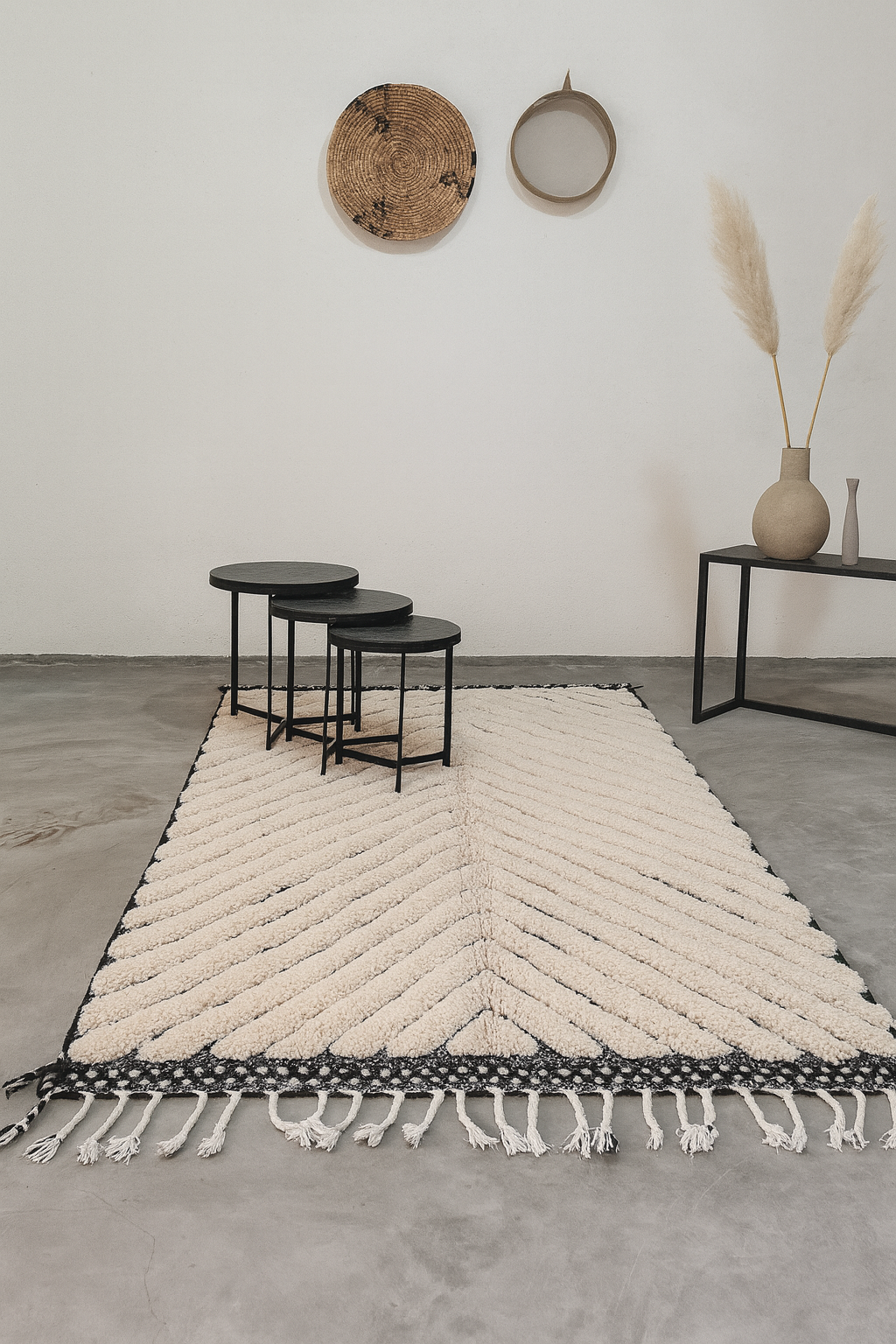 Marmoucha Chevron Relief — Noir & Ivory