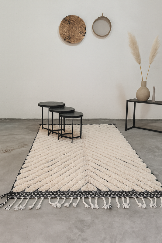 Marmoucha Chevron Relief — Noir & Ivory