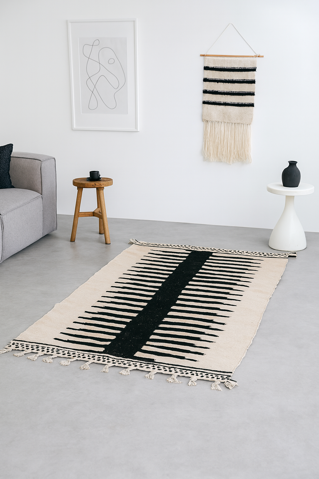 Zanafi Boujaad “Linear Spine” — Chalk & Onyx